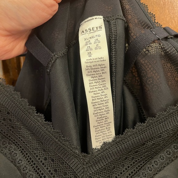 NWT New Assets By Spanx Black Shaping Lace Mid Thigh Bodysuit Shapewear Size XL - Picture 4 of 9